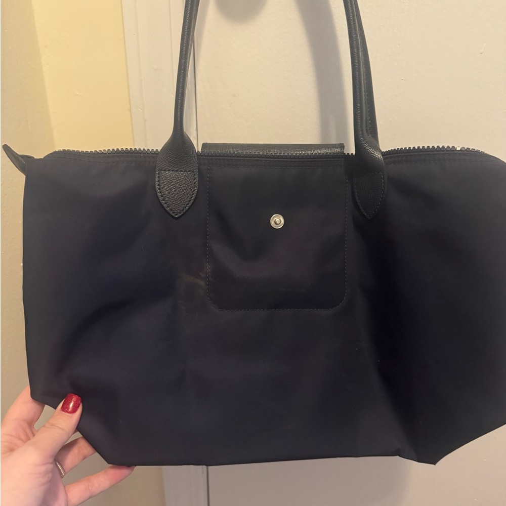 Longchamp Elegant Navy Blue Tote Bag